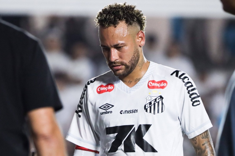 BOB半岛体育-内马尔：球场状况不佳已向相关负责人反映 我在为回归巴西队努力